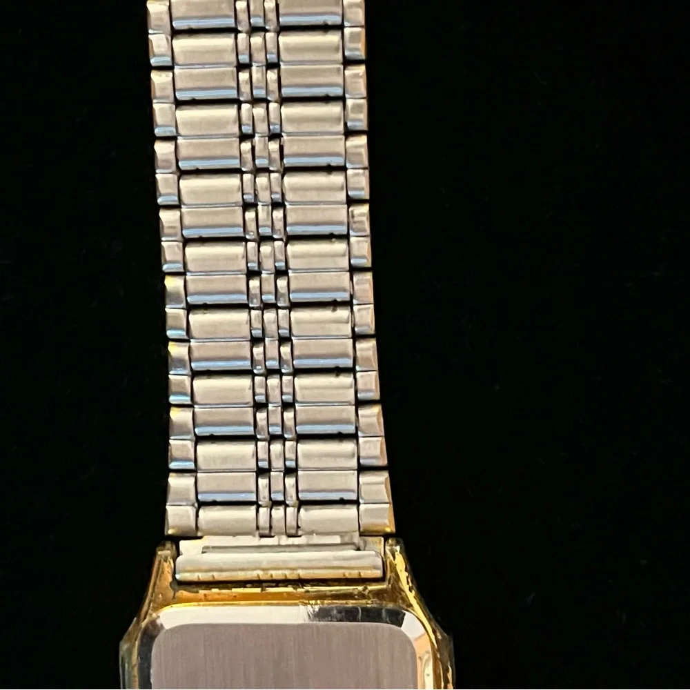 Pulsar Men's V722-147 Gold Face Steel Bracelet Band Date Tank Watch